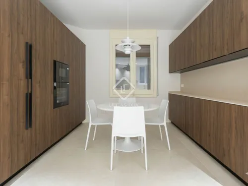 5 Bedrooms Apartment in balmes