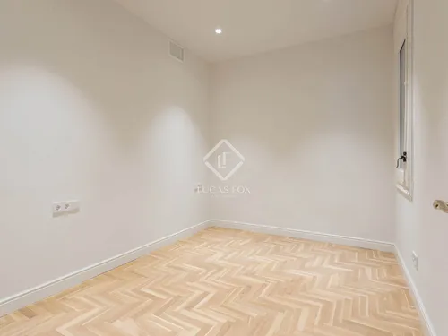 5 Bedrooms Apartment in balmes
