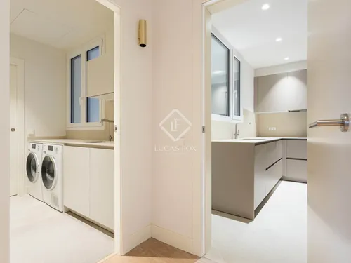 5 Bedrooms Apartment in balmes