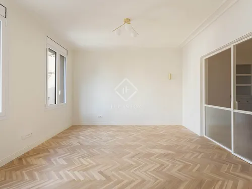 5 Bedrooms Apartment in balmes