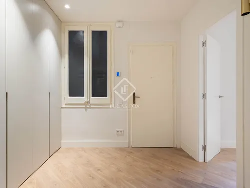 5 Bedrooms Apartment in balmes