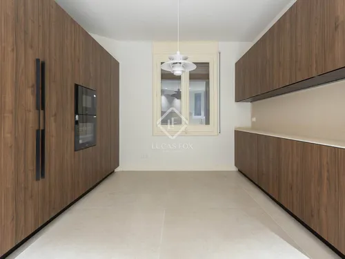 5 Bedrooms Apartment in balmes
