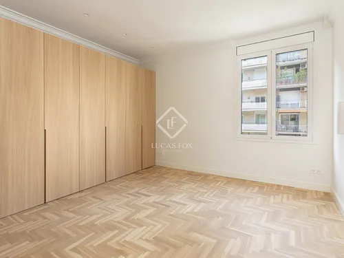 5 Bedrooms Apartment in balmes