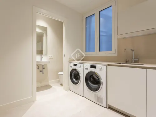 5 Bedrooms Apartment in balmes