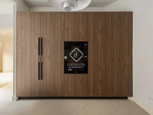 5 Bedrooms Apartment in balmes
