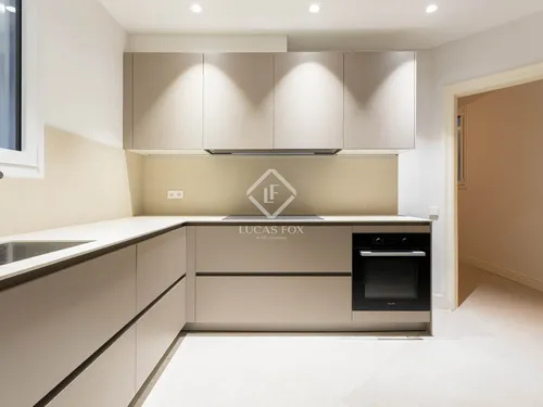 5 Bedrooms Apartment in balmes