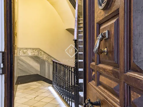 2 Bedrooms Apartment in Rosselló