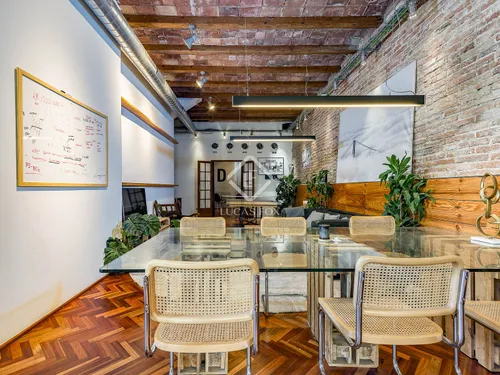 2 Bedrooms Apartment in Rosselló