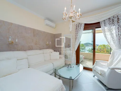 6 Bedrooms House / Villa in Carretera cala fornells