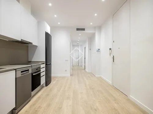 5 Bedrooms Apartment in Consell de Cent