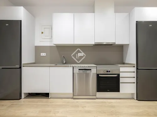 5 Bedrooms Apartment in Consell de Cent