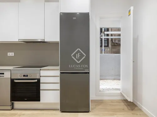 5 Bedrooms Apartment in Consell de Cent