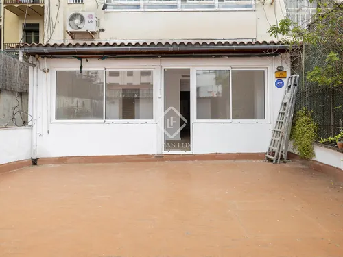 5 Bedrooms Apartment in Consell de Cent