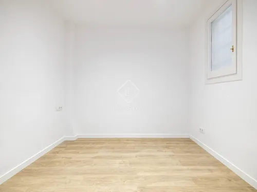 5 Bedrooms Apartment in Consell de Cent