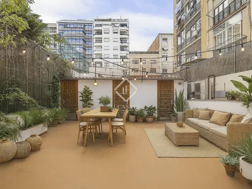 Excellent 5 Bedroom apartment with 63m² terrace for sale in Eixample Left, Barcelona