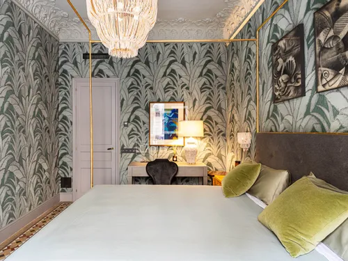 4 Bedrooms Apartment in Provenza