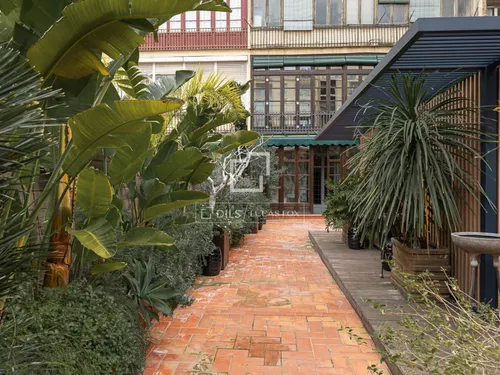 4 Bedrooms Apartment in Provenza