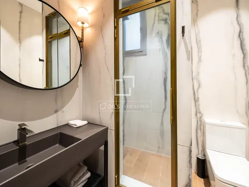 4 Bedrooms Apartment in Provenza