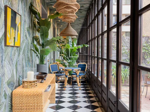 4 Bedrooms Apartment in Provenza