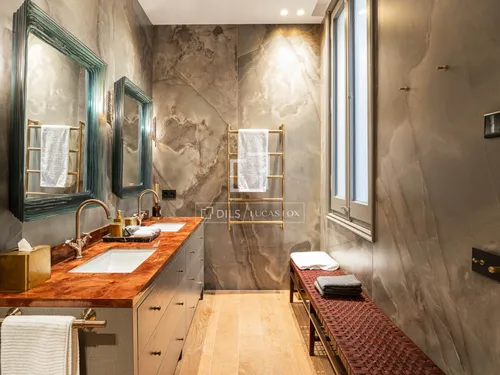 4 Bedrooms Apartment in Provenza