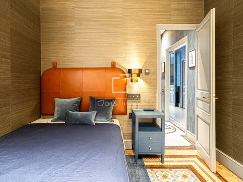 4 Bedrooms Apartment in Provenza