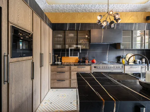 4 Bedrooms Apartment in Provenza