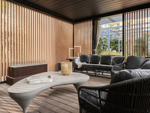 4 Bedrooms Apartment in Provenza