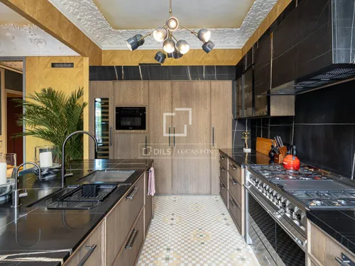 4 Bedrooms Apartment in Provenza