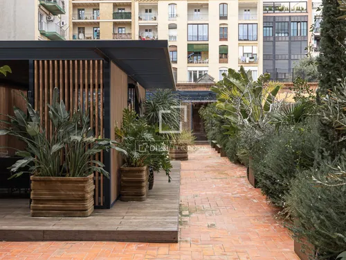 4 Bedrooms Apartment in Provenza