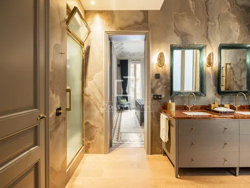 4 Bedrooms Apartment in Provenza