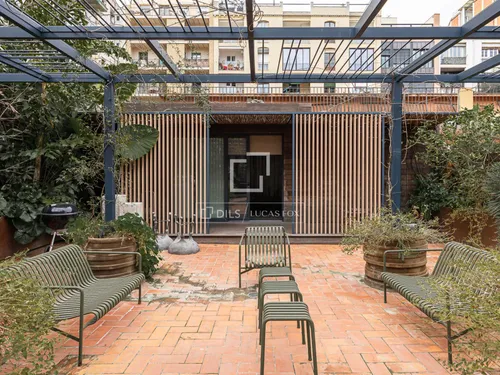 4 Bedrooms Apartment in Provenza