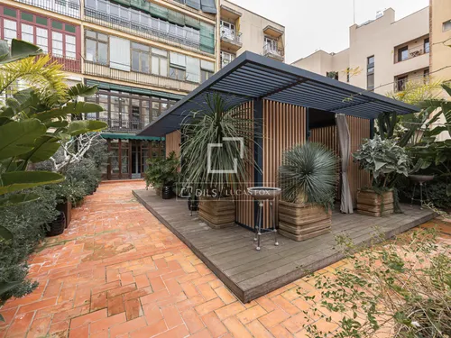 4 Bedrooms Apartment in Provenza