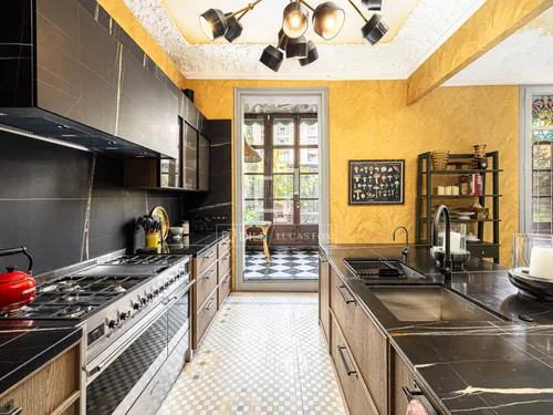 4 Bedrooms Apartment in Provenza