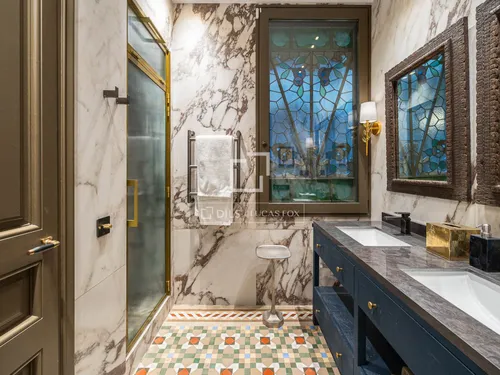 4 Bedrooms Apartment in Provenza