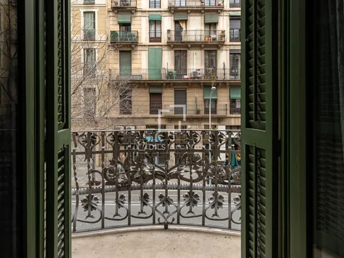 4 Bedrooms Apartment in Provenza