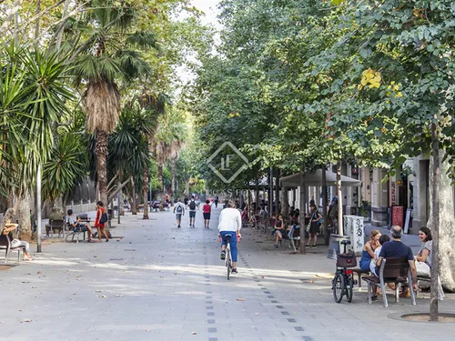 3 Bedrooms Apartment in Enric Granados