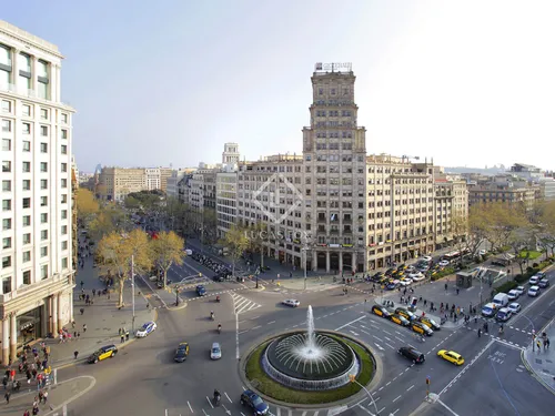 3 Bedrooms Apartment in Enric Granados