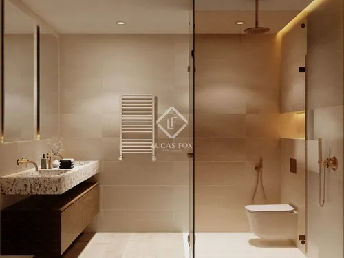 4 Bedrooms Apartment in Roger de Lluria