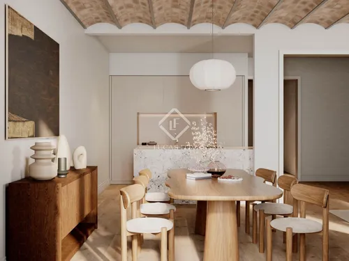 Excellent 4 Bedroom apartment with 12m² terrace for sale in Eixample Right