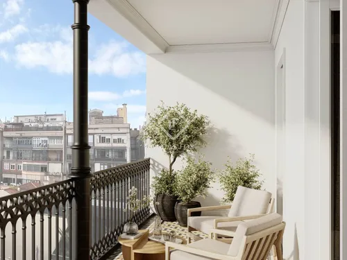 4 Bedrooms Apartment in Roger de Lluria