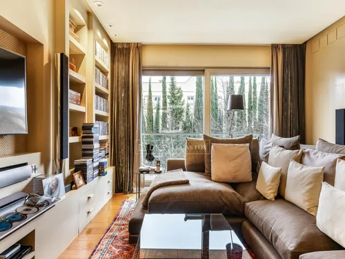 5 Bedrooms Apartment in Doctor Roux