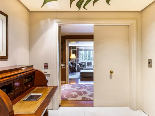 5 Bedrooms Apartment in Doctor Roux