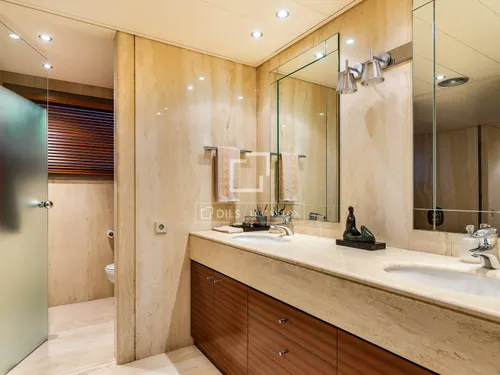 5 Bedrooms Apartment in Doctor Roux