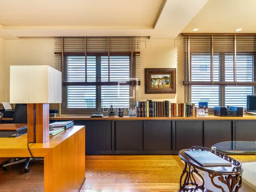 5 Bedrooms Apartment in Doctor Roux