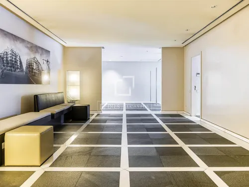 5 Bedrooms Apartment in Doctor Roux