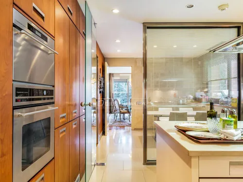 5 Bedrooms Apartment in Doctor Roux