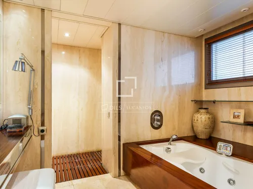 5 Bedrooms Apartment in Doctor Roux