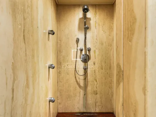 5 Bedrooms Apartment in Doctor Roux