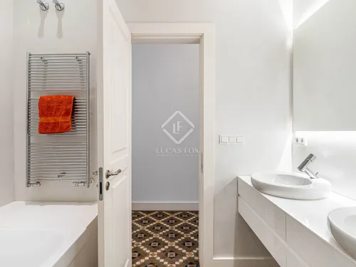 5 Bedrooms Apartment in Ausias March