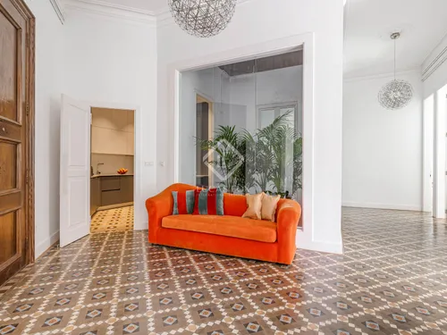 5 Bedrooms Apartment in Ausias March